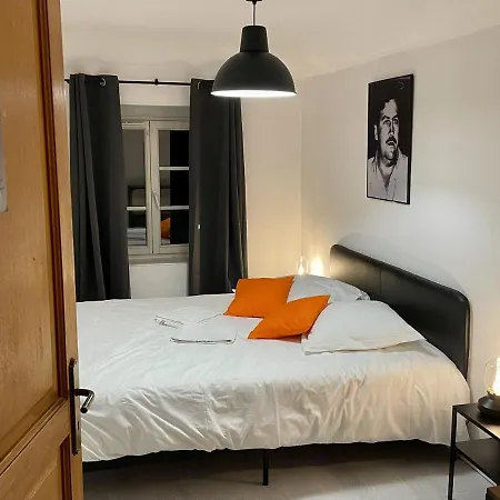 Prison Doree 52m2 A La Frontiere Du Luxembourg 5p *